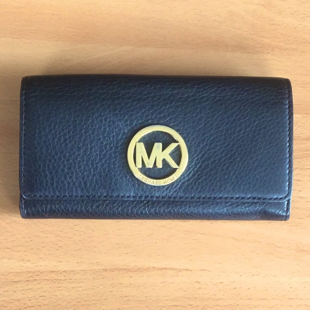 MICHAEL KORS Fulton Flap Continental Wallet Black